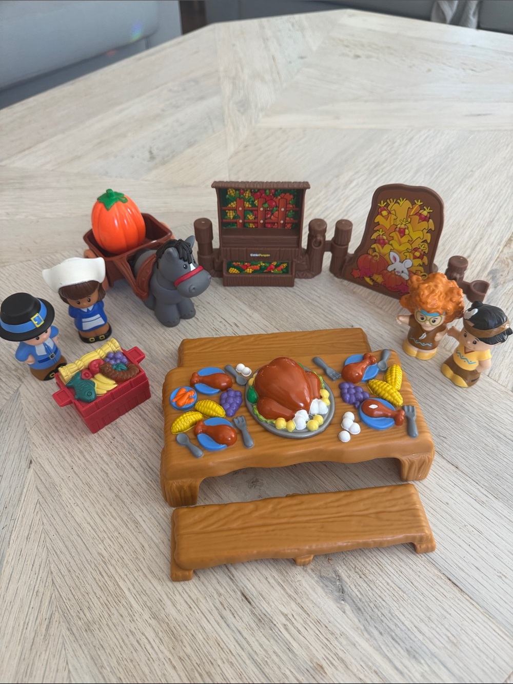 Fisher Price Little People Thanksgiving Celebration Playset